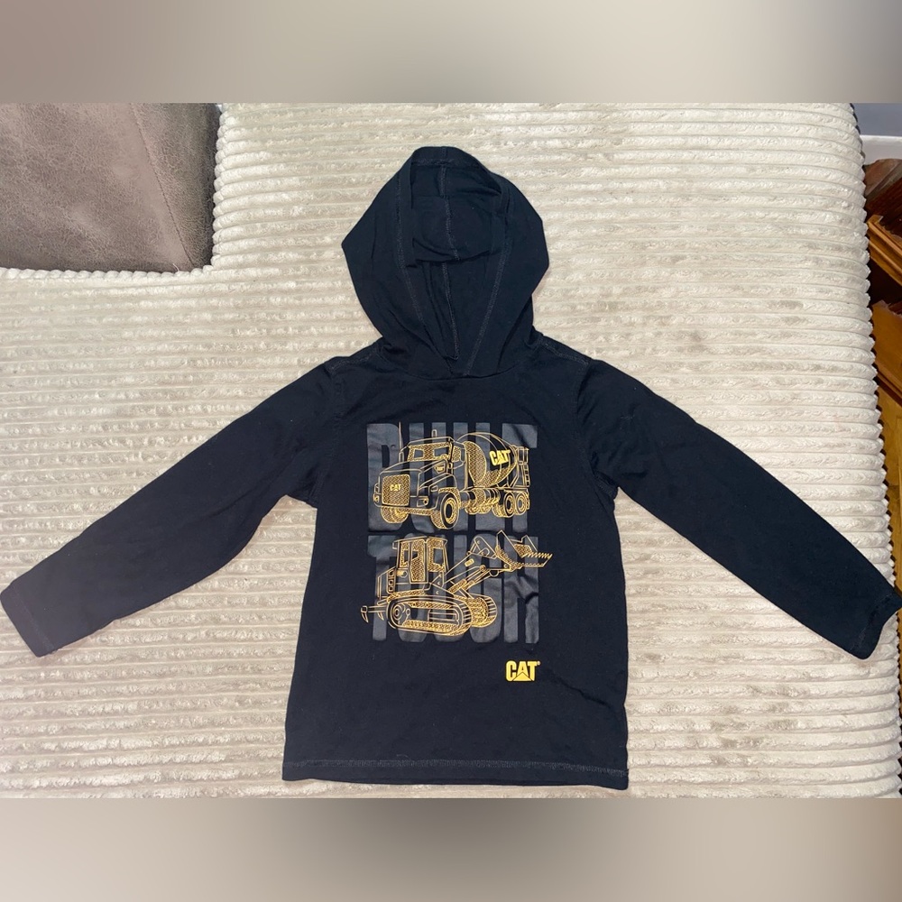 🚧 CAT “Built Tough” Hoodie Tee - Size 6 | Construction Crew Vibes